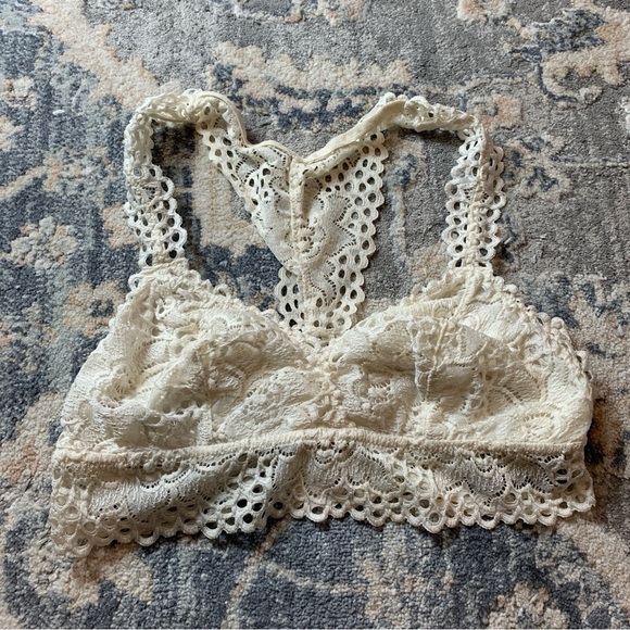 Aerie Cream Lace Bandeau with Scalloped Trim - Picture 1 of 4